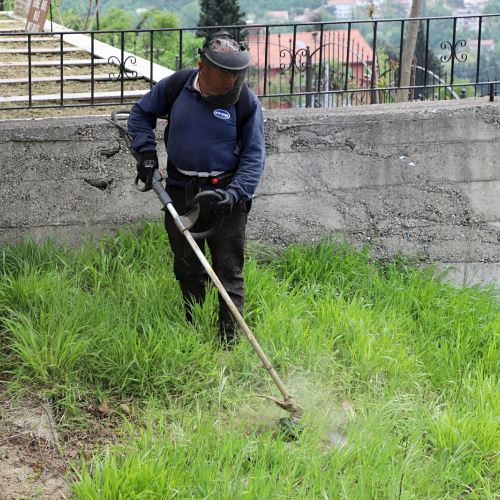 Ekiplerimiz Mezarlıklarda Bakım ve Temizlik Çalışmalarına Başladı