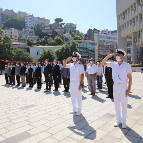 Başkanımız Dr.Ömer Selim ALAN, Denizcilik ve Kabotaj Bayramı Çelenk Koyma Törenine Katıldı