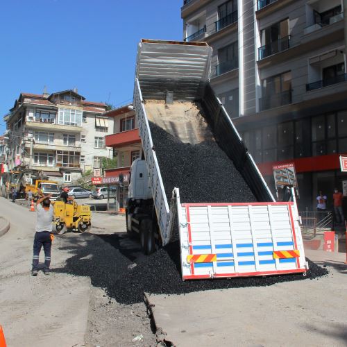 Altyapı Düzenlemelerinin Ardından Yol Bakım-Onarım Çalışmalarımız Sürüyor