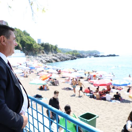 Kapuz Plajı Sosyal Tesisleri