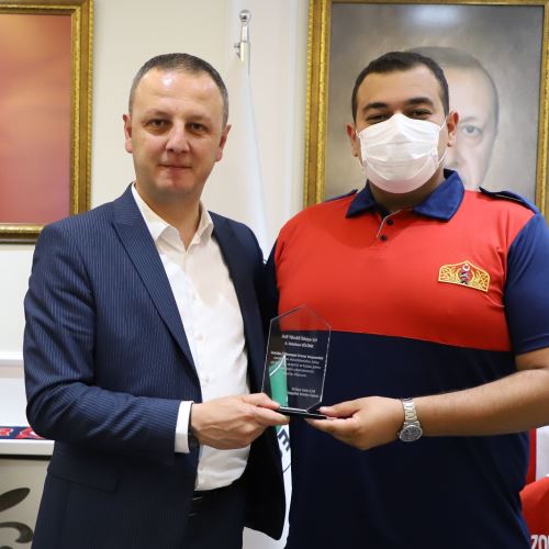 Başkanımız Dr.Ömer Selim ALAN'dan Kahraman İtfaiyecilerimize Plaket