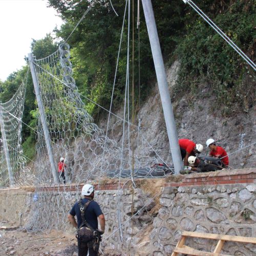 Heyelana Karşı Çelik Bariyer Sistemi Kuruyoruz