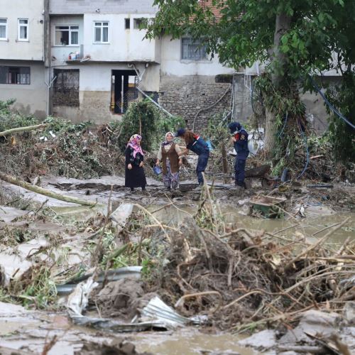 Başkanımız Dr.Ömer Selim ALAN, Bartın Afet Bölgesinde İncelemelerde Bulunuyor