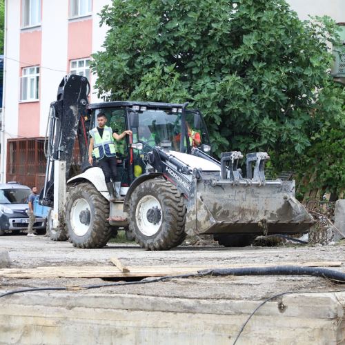 Başkanımız Dr.Ömer Selim ALAN, Bartın Afet Bölgesinde İncelemelerde Bulunuyor