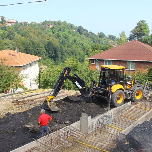 Ontemmuz-Hilmi Uluğ  Sokak'ta Heyelan Sonrası Yol Yapım Çalışması Başladı