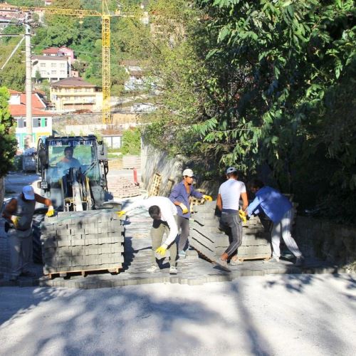 Karaelmas-Akdağ Sokak'ta Parke Yol Çalışmamız Başladı