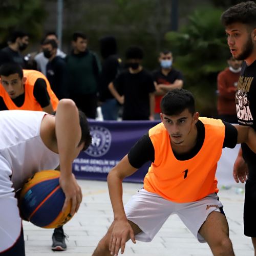 Sokak Basketbolu Turnuvamız Kıran Kırana Devam Ediyor