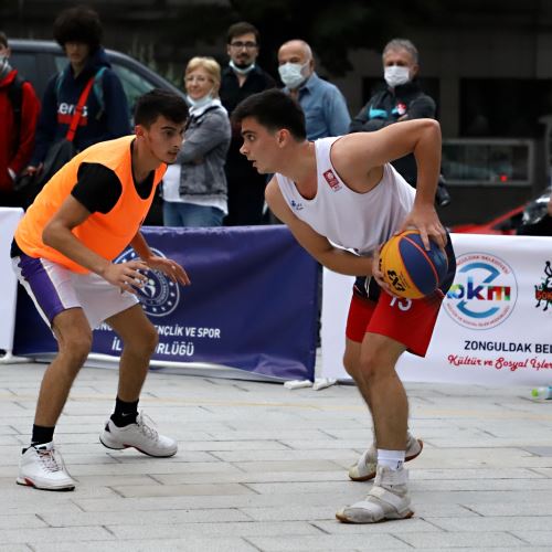 Sokak Basketbolu Turnuvamız Kıran Kırana Devam Ediyor