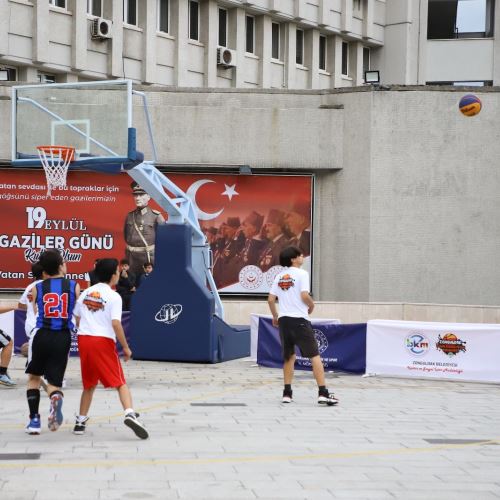 Sokak Basketbolu Turnuvamız Kıran Kırana Devam Ediyor