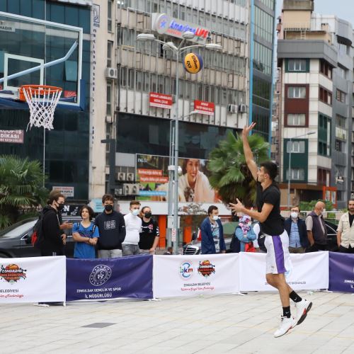 Sokak Basketbolu Turnuvamız Kıran Kırana Devam Ediyor