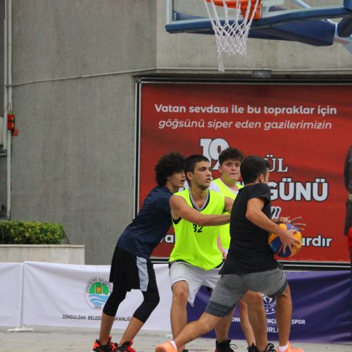 Sokak Basketbolu Turnuvamız Kıran Kırana Devam Ediyor