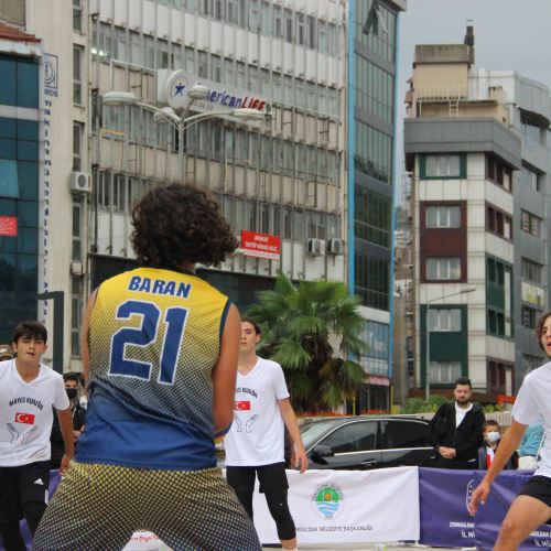 Sokak Basketbolu Turnuvamız Kıran Kırana Devam Ediyor