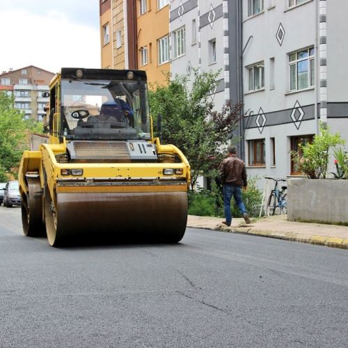 Sıcak Asfalt Çalışmalarımız 467 Evler Caddesi'nde Sürüyor 