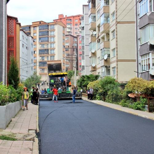 Sıcak Asfalt Çalışmalarımız 467 Evler Caddesi'nde Sürüyor 