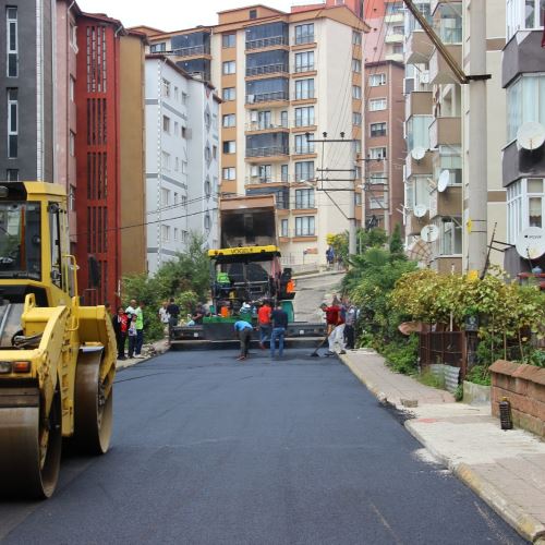 Sıcak Asfalt Çalışmalarımız 467 Evler Caddesi'nde Sürüyor 