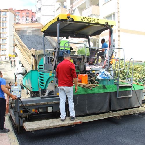 Sıcak Asfalt Çalışmalarımız 467 Evler Caddesi'nde Sürüyor 