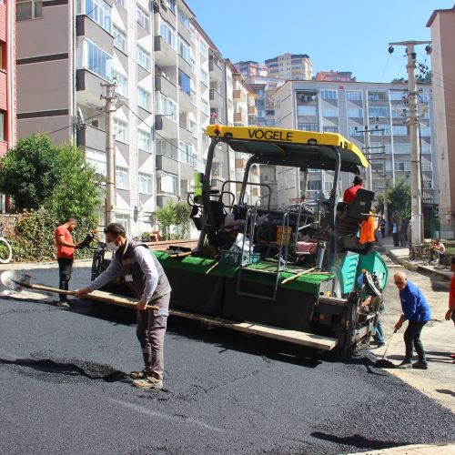 Sıcak Asfalt Çalışmalarımız 467 Evler Caddesi'nde Sürüyor 