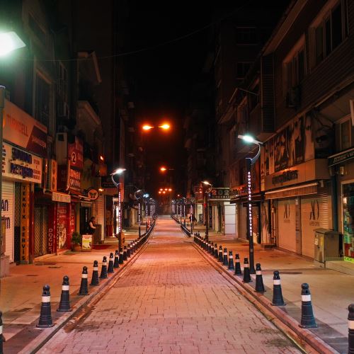 Nizam Caddesi Artık Işıl Işıl 