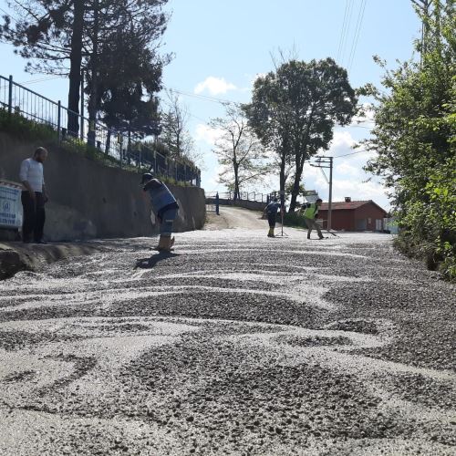 Baştarla Mahallesi'nde Beton Yol Çalışması Gerçekleştirildi