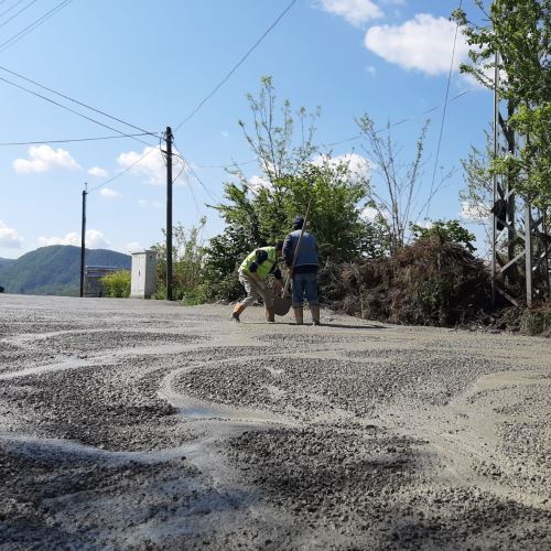 Baştarla Mahallesi'nde Beton Yol Çalışması Gerçekleştirildi