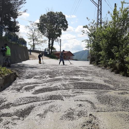 Baştarla Mahallesi'nde Beton Yol Çalışması Gerçekleştirildi