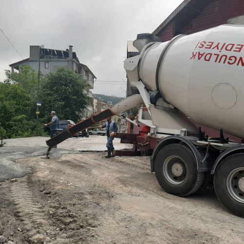 Beton Yol Çalışmalarımızı Aralıksız Sürdürüyoruz