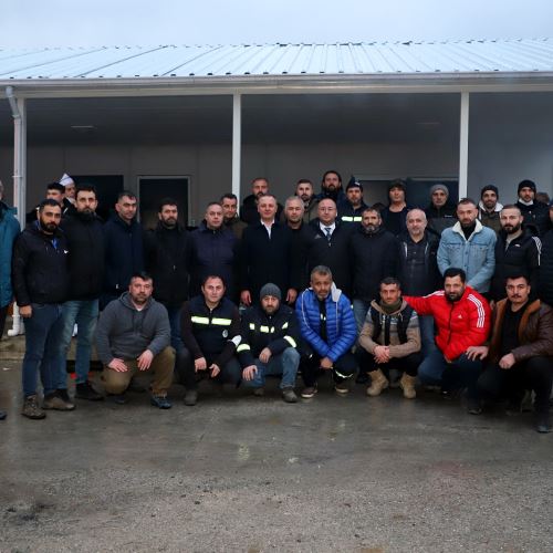 Başkanımız Dr.Ömer Selim ALAN, Kar Mücadelesini Yürüten Personellerimiz İle Bir Araya Geldi