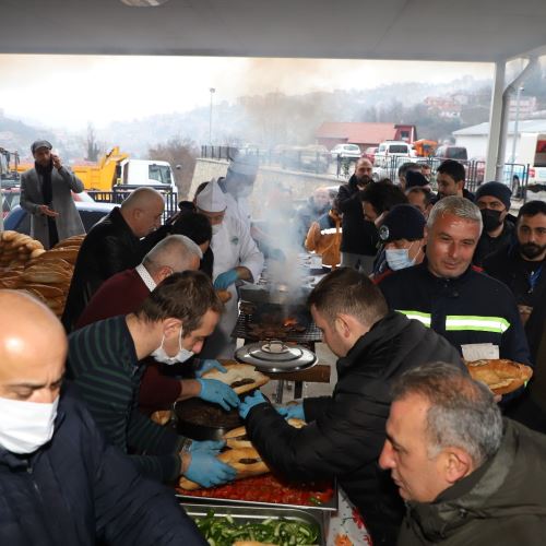 Başkanımız Dr.Ömer Selim ALAN, Kar Mücadelesini Yürüten Personellerimiz İle Bir Araya Geldi