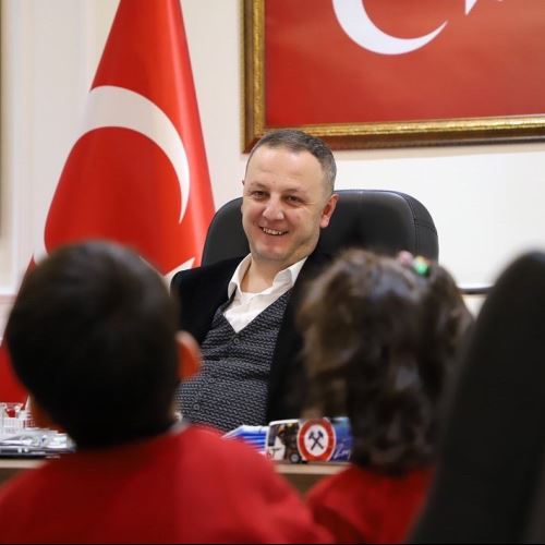 Minik Öğrencilerden Başkanımız Dr.Ömer Selim ALAN'a Ziyaret