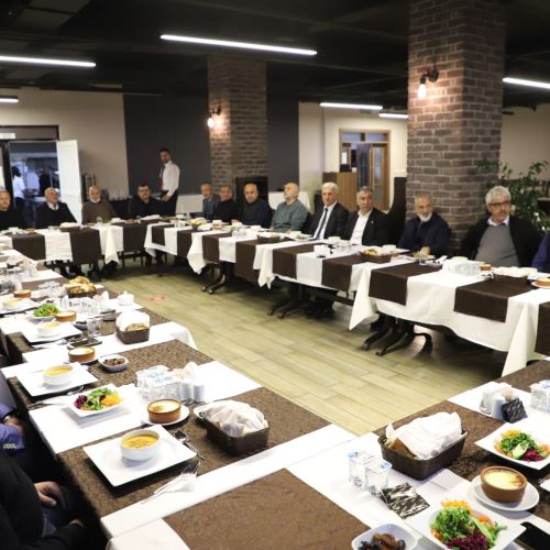 Başkanımız Dr.Ömer Selim ALAN, Meclis Üyeleri ve Mahalle Muhtarları İle İftarda Buluştu