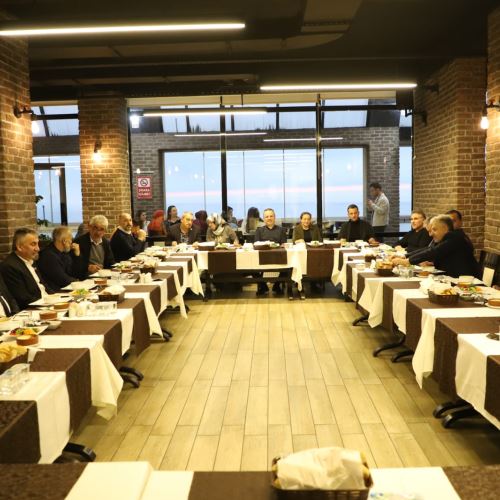 Başkanımız Dr.Ömer Selim ALAN, Meclis Üyeleri ve Mahalle Muhtarları İle İftarda Buluştu