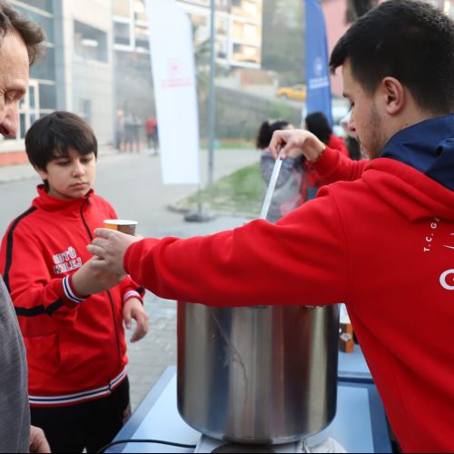 Hentbolcu Gençlerimiz İle Mangal Davetinde Buluştuk