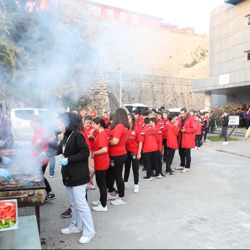 Hentbolcu Gençlerimiz İle Mangal Davetinde Buluştuk