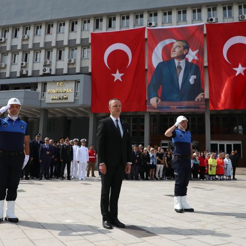 21 Haziran Programını Valilik Meydanı'nda Gerçekleştirdik