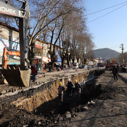 İstasyon Caddesi'nde İçme Suyu İsale Hatları Yenileniyor