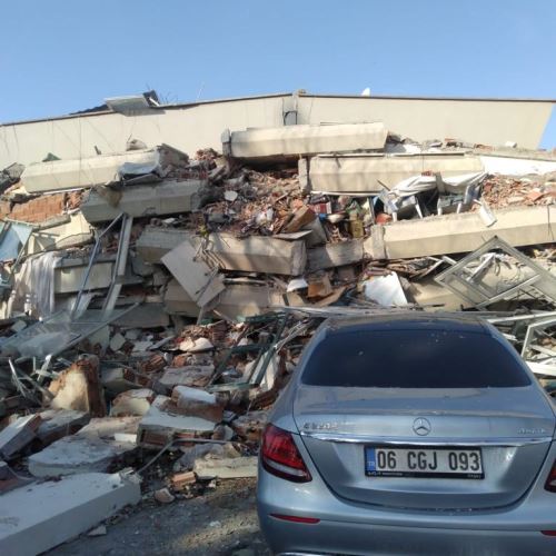 Ekiplerimiz Deprem Bölgesinde Çalışmalarını Sürdürüyor