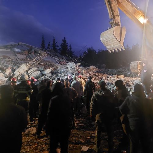 Ekiplerimiz Deprem Bölgesinde Çalışmalarını Sürdürüyor