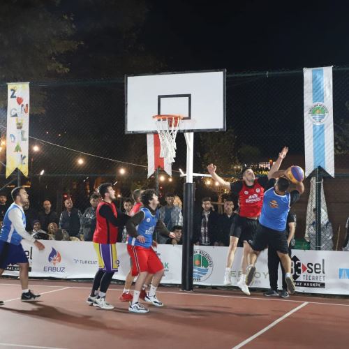 Sokak Basketbolu Turnuvası Ödülleri Sahiplerini Buldu