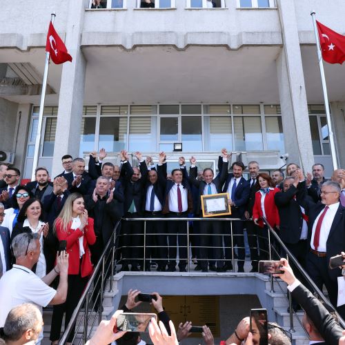 Başkanımız Sn.Tahsin ERDEM Mazbatasını Alarak Görevine Başladı