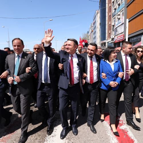 Başkanımız Sn.Tahsin ERDEM Mazbatasını Alarak Görevine Başladı