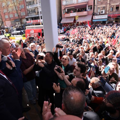 Başkanımız Sn.Tahsin ERDEM Mazbatasını Alarak Görevine Başladı