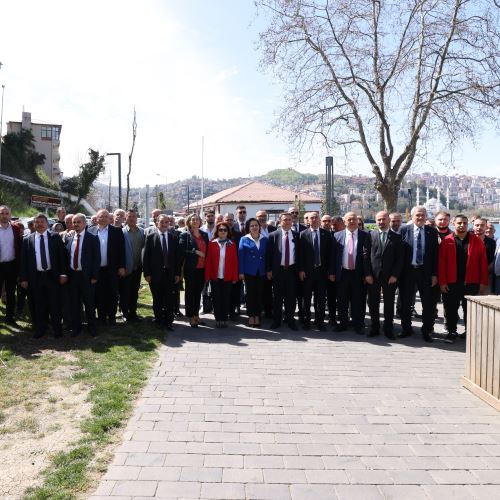 Başkanımız Sn.Tahsin ERDEM Mazbatasını Alarak Görevine Başladı