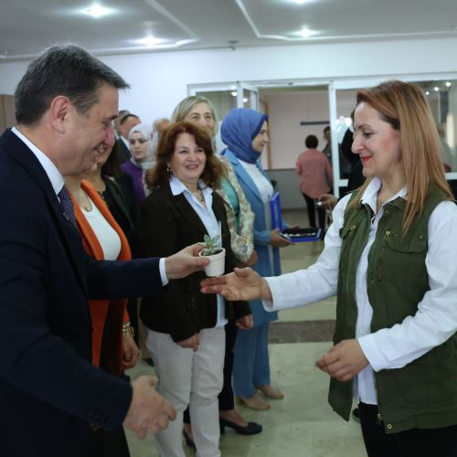 Başkanımız Sn.Tahsin ERDEM Personellerimizin Anneler Gününü Kutladı