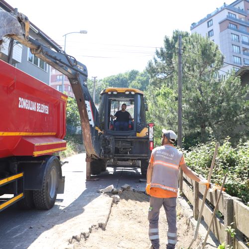 Altyapı ve Çevre Düzenleme Çalışmalarımız Devam Ediyor