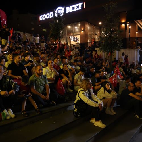 Zonguldak’ta EURO 2024 Heyecanı: Türkiye – Çekya Maçı Dev Ekranda Coşkuyla İzlendi