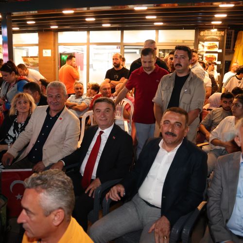 Zonguldak’ta EURO 2024 Heyecanı: Türkiye – Çekya Maçı Dev Ekranda Coşkuyla İzlendi