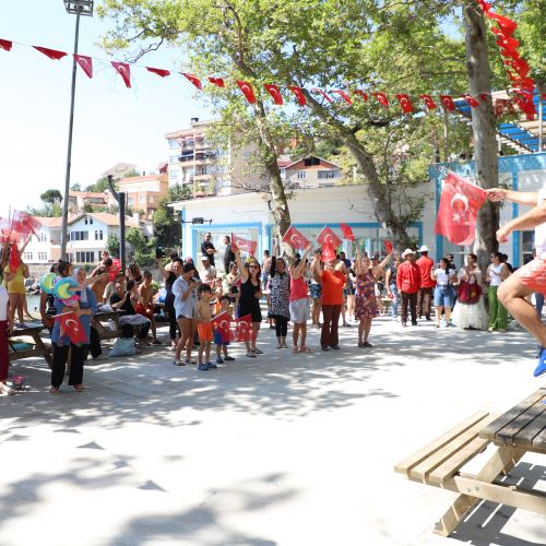 Kapuz Plajı'nda Coşkulu 1 Temmuz Denizcilik ve Kabotaj Bayramı Kutlaması