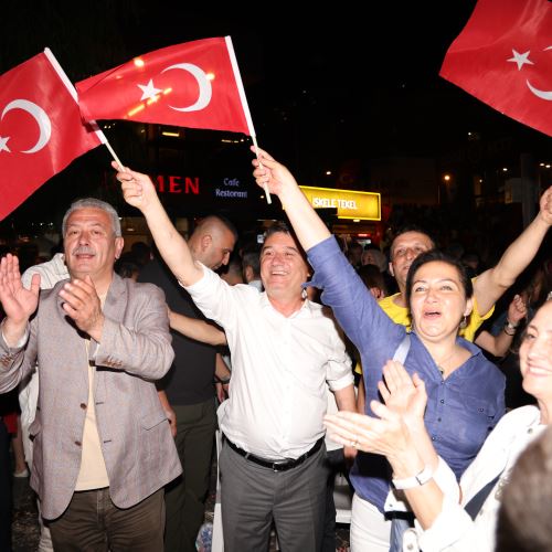 Türkiye A Milli Futbol Takımı Çeyrek Finalde!