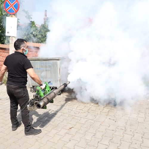 Çöp Konteynerlerine Yönelik İlaçlama Çalışması Gerçekleştirdik