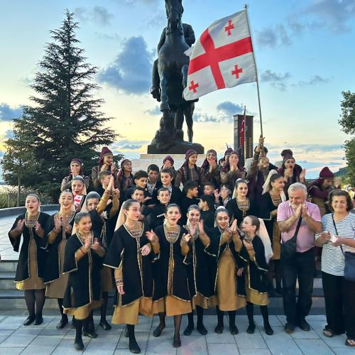 ZONGULDAK'TA ULUSLARARASI HALK DANSLARI RÜZGARI ESTİ 